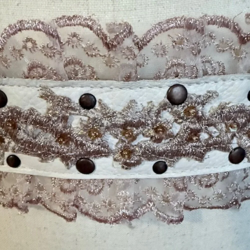 Betsey Johnson Leather Lace Embroidered White Pink Y2K Cottage Core Belt Medium